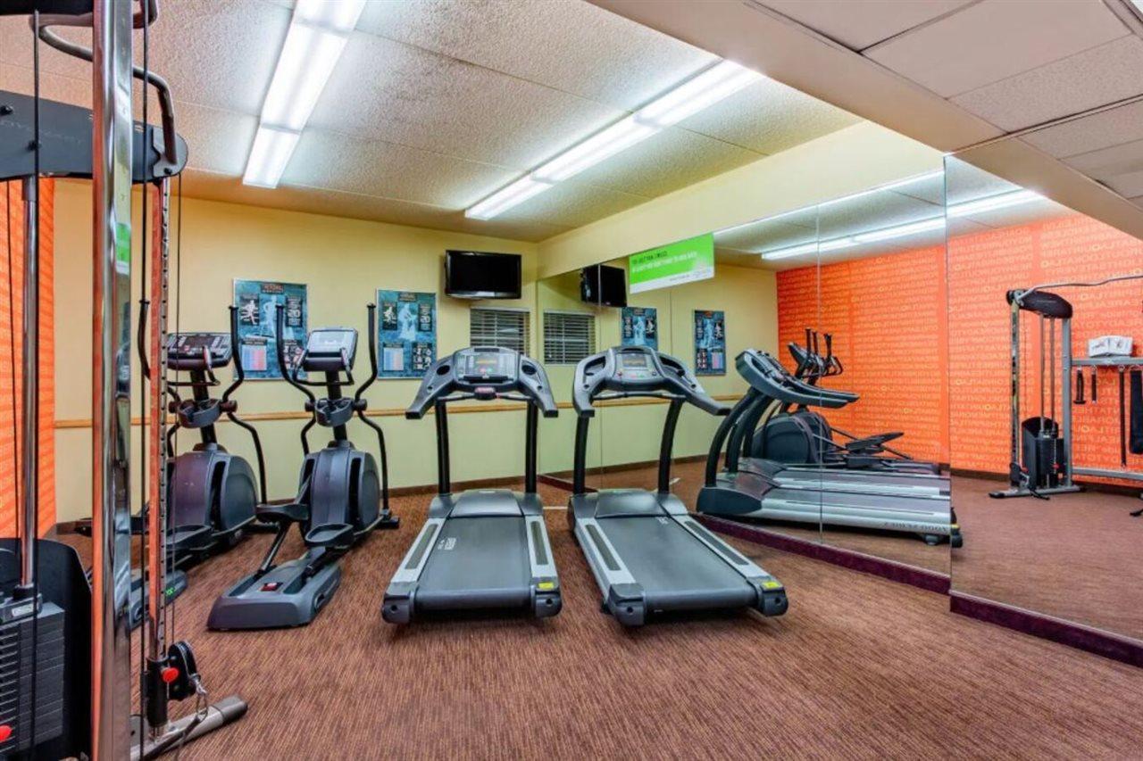 La Quinta By Wyndham Raleigh Crabtree Hotel Ngoại thất bức ảnh