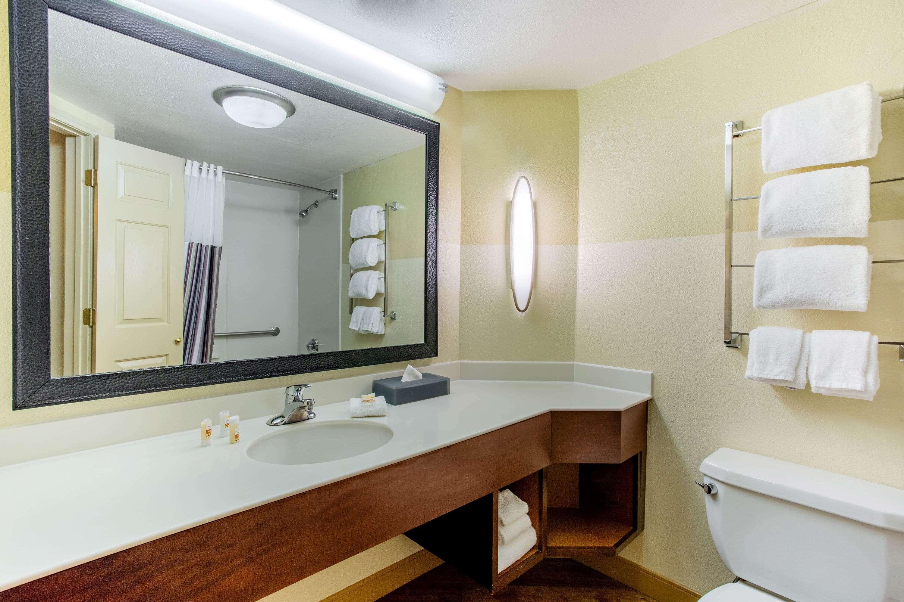 La Quinta By Wyndham Raleigh Crabtree Hotel Ngoại thất bức ảnh