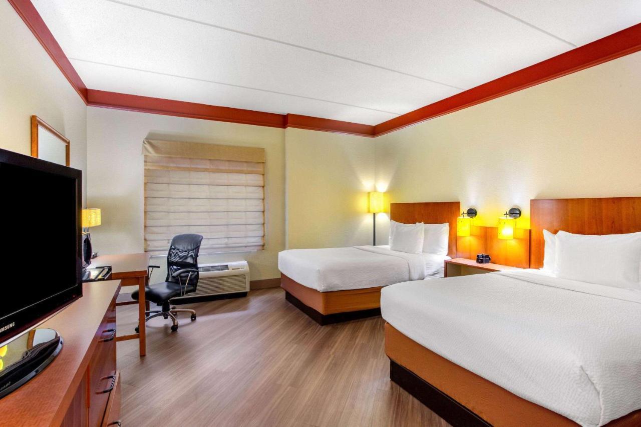 La Quinta By Wyndham Raleigh Crabtree Hotel Ngoại thất bức ảnh